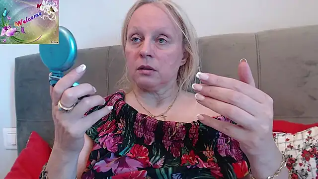 Snapshot of martachatte chatting on September 2025 08:30:01 AM martachatte online show from September 2025 08:30:01 AM