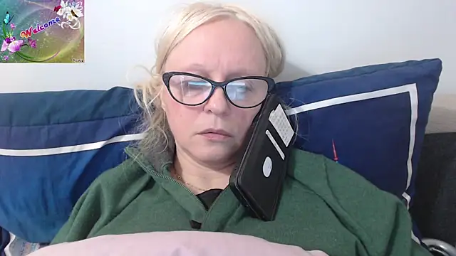 Snapshot of martachatte chatting on October 2025 07:09:02 AM martachatte online show from October 2025 07:09:02 AM