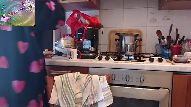 Snapshot of martachatte chatting on October 2025 07:53:02 AM martachatte online show from October 2025 07:53:02 AM