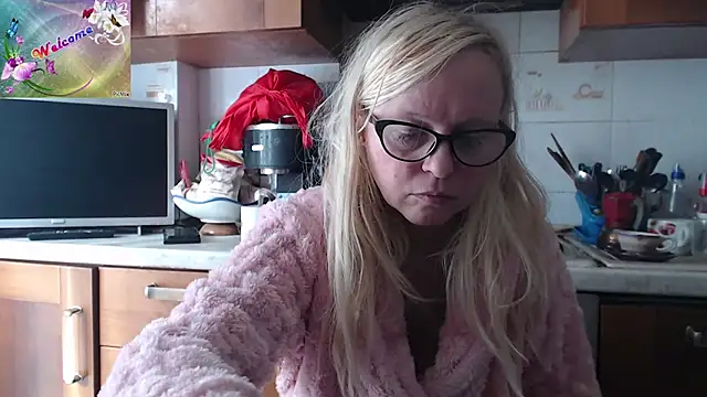 Snapshot of martachatte chatting on December 2025 09:47:02 AM martachatte online show from December 2025 09:47:02 AM