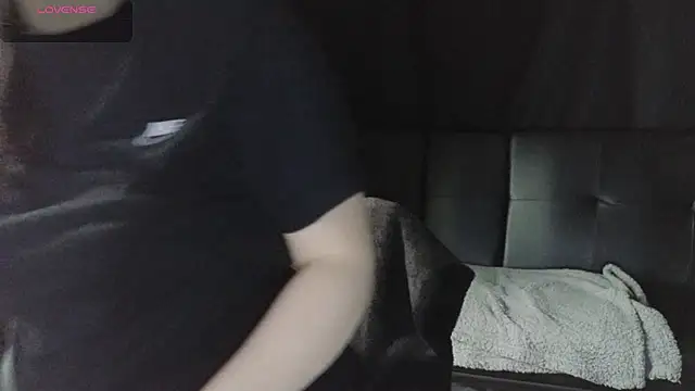 Mia G0ld online show from March 2026 04:51:02 PM