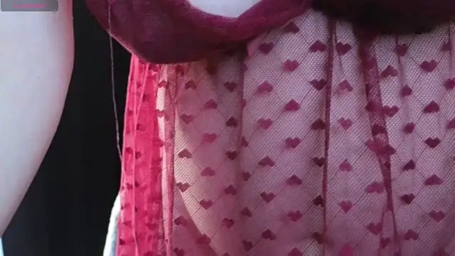 Mia G0ld online show from April 2026 12:20:01 PM