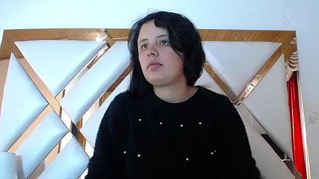 nathaly low1 online show from March 2026 12:32:01 PM