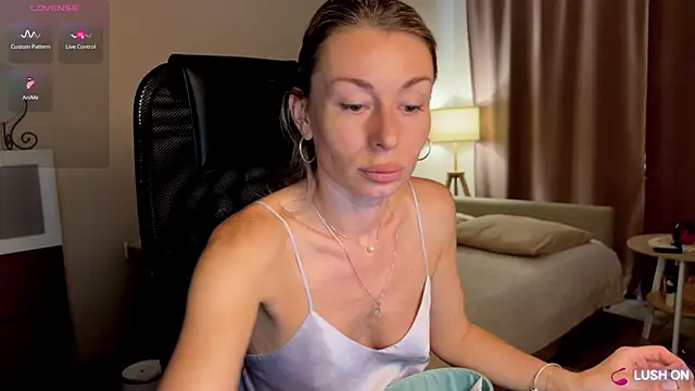 Snapshot of DannaEvan chatting on May 2026 01:33:01 AM DannaEvan online show from May 2026 01:33:01 AM