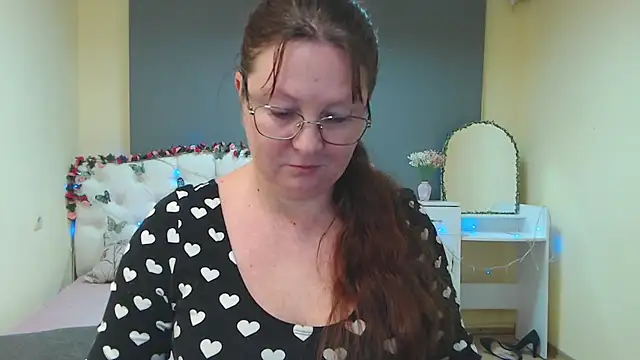 Snapshot of VanessaHotts chatting on February 2026 06:25:02 AM VanessaHotts online show from February 2026 06:25:02 AM