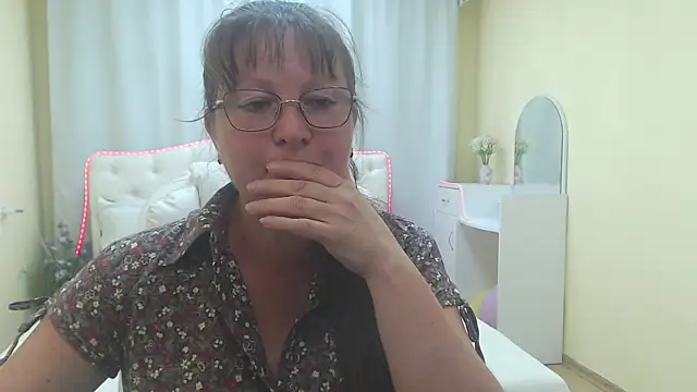 Snapshot of VanessaHotts chatting on July 2026 06:58:02 AM VanessaHotts online show from July 2026 06:58:02 AM