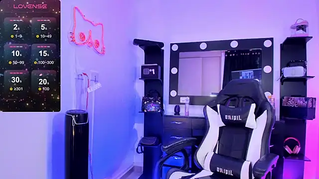 miss kitty online show from December 2024 01:25:01 AM