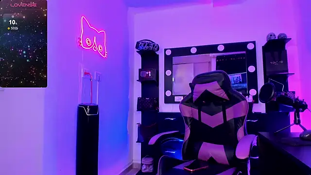 Snapshot of miss_kitty chatting on March 2026 12:34:02 AM miss kitty online show from March 2026 12:34:02 AM