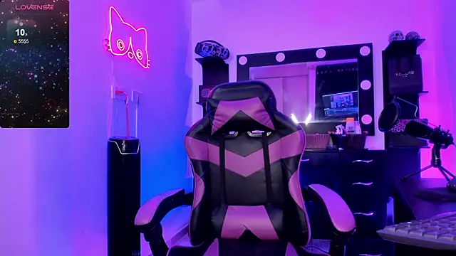 Snapshot of miss_kitty chatting on April 2026 12:54:02 AM miss kitty online show from April 2026 12:54:02 AM