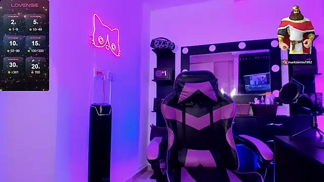 Snapshot of miss_kitty chatting on April 2026 01:34:02 AM miss kitty online show from April 2026 01:34:02 AM