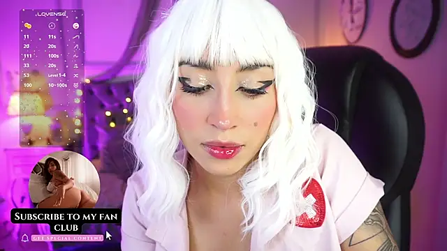 Snapshot of maggietime chatting on January 2025 11:45:01 PM maggietime online show from January 2025 11:45:01 PM