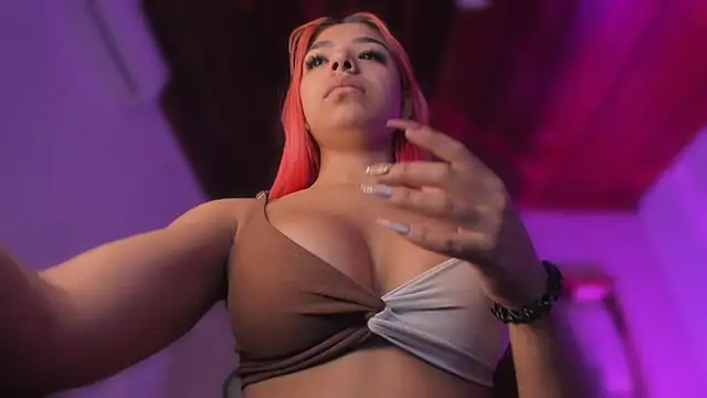 Snapshot of Emmily_Savage chatting on February 2026 12:01:02 PM Emmily Savage online show from February 2026 12:01:02 PM