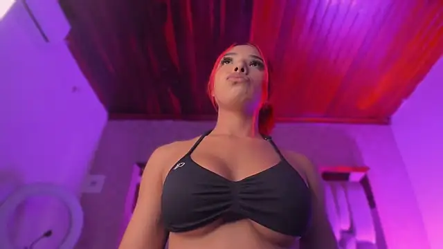 Snapshot of Emmily_Savage chatting on February 2026 07:26:02 PM Emmily Savage online show from February 2026 07:26:02 PM