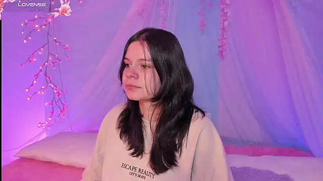 Snapshot of Mey_moon chatting on July 2026 02:03:02 AM Mey moon online show from July 2026 02:03:02 AM