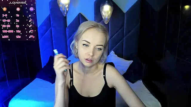 Snapshot of StephanieSweety chatting on February 2025 02:38:01 PM StephanieSweety online show from February 2025 02:38:01 PM