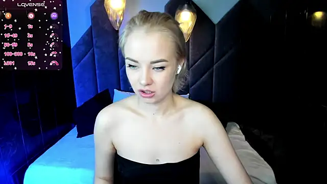 Snapshot of StephanieSweety chatting on February 2025 10:29:02 PM StephanieSweety online show from February 2025 10:29:02 PM