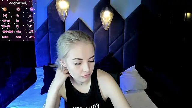 Snapshot of StephanieSweety chatting on March 2025 10:38:01 PM StephanieSweety online show from March 2025 10:38:01 PM