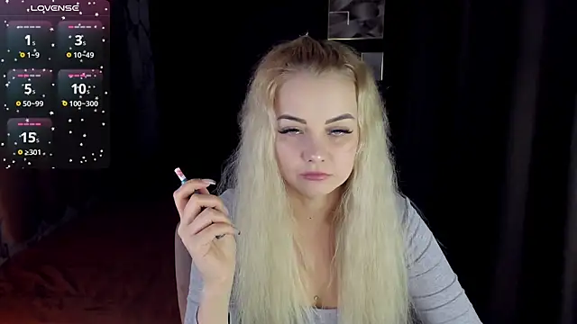 Snapshot of StephanieSweety chatting on December 2025 05:19:02 PM StephanieSweety online show from December 2025 05:19:02 PM