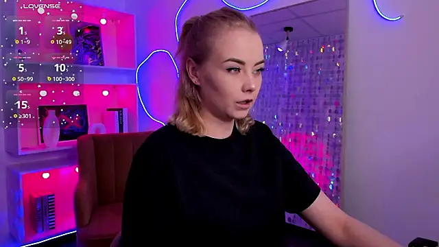 StephanieSweety online show from February 2026 05:31:01 PM