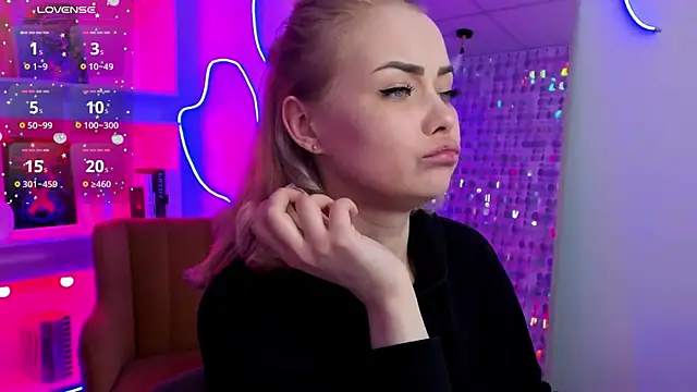 Snapshot of StephanieSweety chatting on April 2026 07:12:02 PM StephanieSweety online show from April 2026 07:12:02 PM