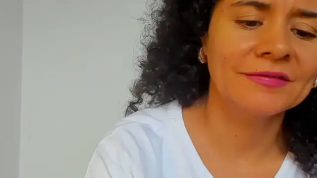 Snapshot of Sami_Hotie1 chatting on September 2025 08:44:01 PM Sami Hotie1 online show from September 2025 08:44:01 PM