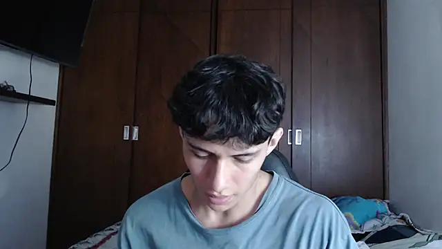 aresholland online show from March 2025 10:09:02 PM