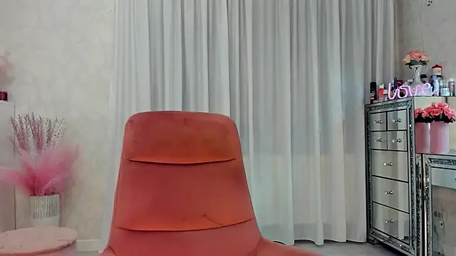 Snapshot of SeductiveButterfly chatting on March 2026 11:31:02 PM SeductiveButterfly online show from March 2026 11:31:02 PM