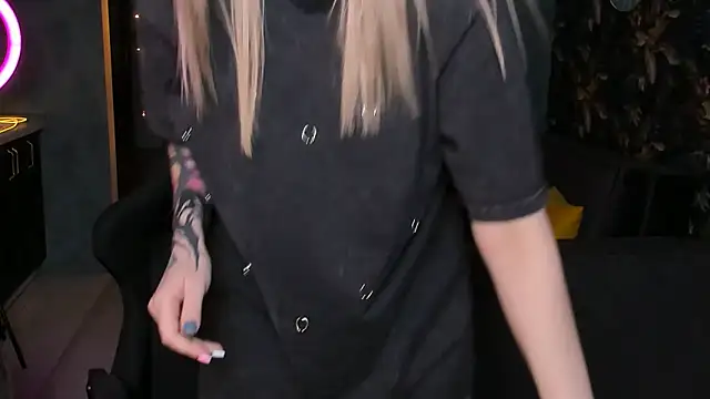 Blckmirrorr online show from November 2025 01:46:01 PM