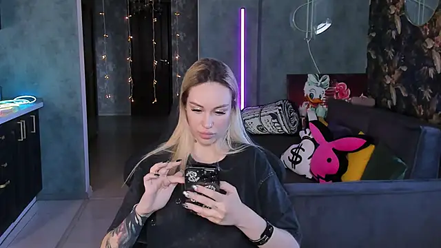 Blckmirrorr online show from April 2026 08:45:01 AM