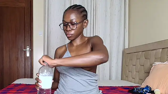 queen heather online show from November 2025 11:49:02 PM