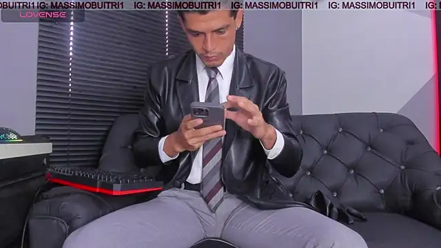 massimo g online show from April 2026 12:52:02 PM