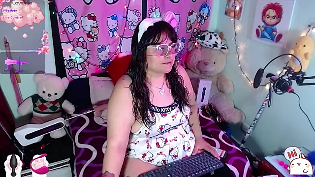 Snapshot of _lilith_heavy chatting on July 2026 05:37:02 PM lilith heavy online show from July 2026 05:37:02 PM