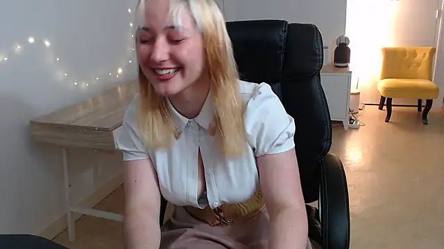 Snapshot of Crystal-dreamt chatting on September 2025 08:46:02 AM Crystal-dreamt online show from September 2025 08:46:02 AM