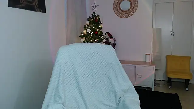 Crystal-dreamt online show from December 2025 09:48:01 AM