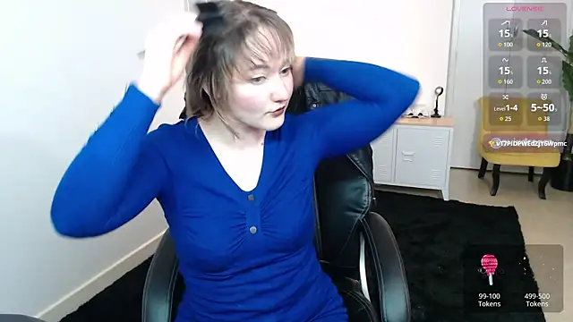 Crystal-dreamt online show from April 2026 03:28:02 PM