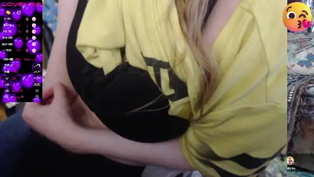 Snapshot of sweetbbabe chatting on March 2025 03:38:02 PM sweetbbabe online show from March 2025 03:38:02 PM