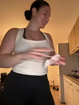 Snapshot of moniqque chatting on September 2025 07:02:02 PM moniqque online show from September 2025 07:02:02 PM