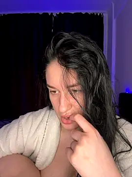 Snapshot of moniqque chatting on October 2025 12:04:01 PM moniqque online show from October 2025 12:04:01 PM