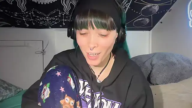 Snapshot of FRRANNKIE chatting on December 2024 05:54:02 PM FRRANNKIE online show from December 2024 05:54:02 PM