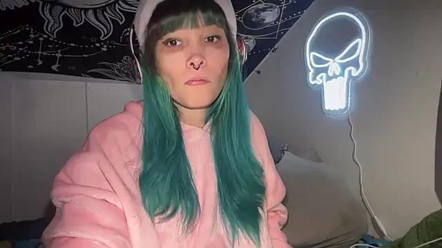 Snapshot of FRRANNKIE chatting on December 2024 07:02:02 PM FRRANNKIE online show from December 2024 07:02:02 PM