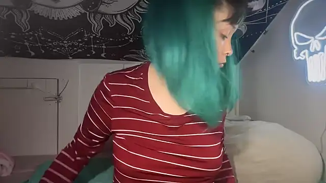 Snapshot of FRRANNKIE chatting on December 2024 12:50:01 AM FRRANNKIE online show from December 2024 12:50:01 AM