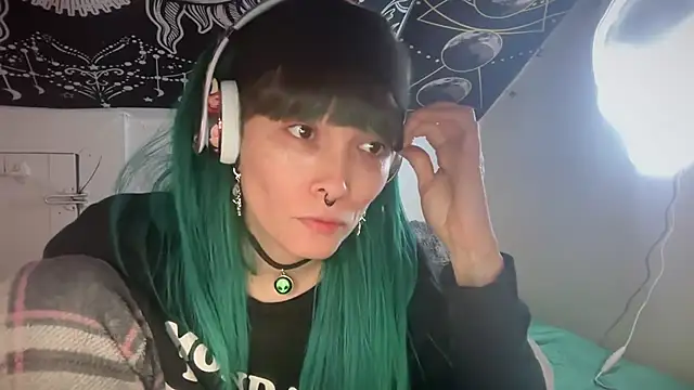 Snapshot of FRRANNKIE chatting on January 2025 11:43:02 AM FRRANNKIE online show from January 2025 11:43:02 AM