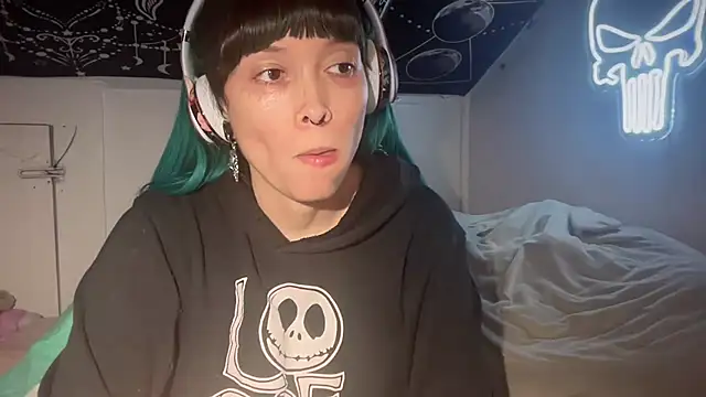 Snapshot of FRRANNKIE chatting on January 2025 08:43:02 AM FRRANNKIE online show from January 2025 08:43:02 AM