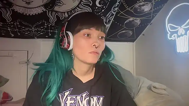 Snapshot of FRRANNKIE chatting on January 2025 12:52:01 PM FRRANNKIE online show from January 2025 12:52:01 PM