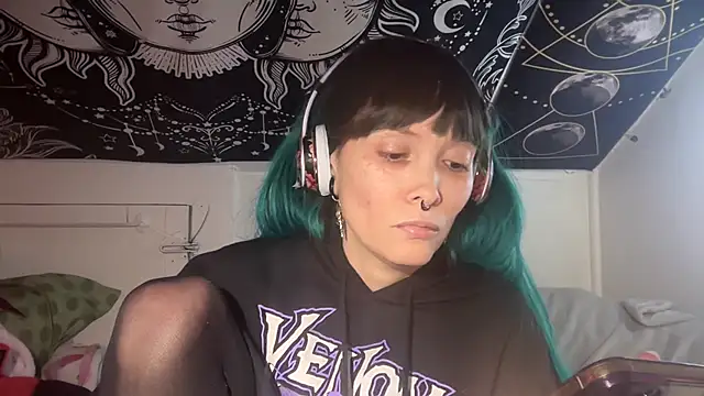 Snapshot of FRRANNKIE chatting on January 2025 03:54:02 PM FRRANNKIE online show from January 2025 03:54:02 PM