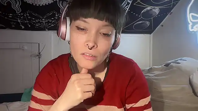 Snapshot of FRRANNKIE chatting on January 2025 09:19:02 PM FRRANNKIE online show from January 2025 09:19:02 PM