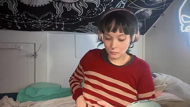 Snapshot of FRRANNKIE chatting on January 2025 12:20:02 AM FRRANNKIE online show from January 2025 12:20:02 AM