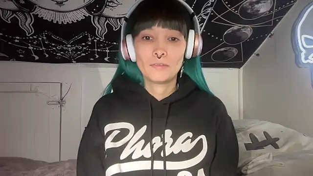 Snapshot of FRRANNKIE chatting on January 2025 07:48:01 PM FRRANNKIE online show from January 2025 07:48:01 PM