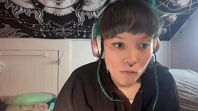 Snapshot of FRRANNKIE chatting on January 2025 01:51:02 AM FRRANNKIE online show from January 2025 01:51:02 AM