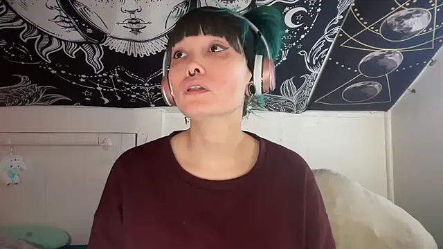 Snapshot of FRRANNKIE chatting on January 2025 01:10:02 AM FRRANNKIE online show from January 2025 01:10:02 AM